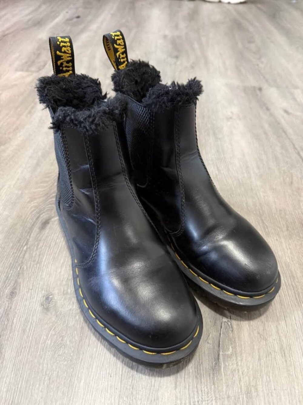 Dr. Martens 2976 Leonore faux fur-lined Chelsea